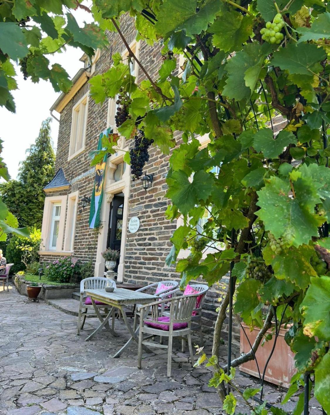 Mosel-Erker Apartment Reil Exterior photo